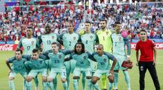 Portugalci nastoupili k focení, ale do záběru se jim vetřel cizinec!