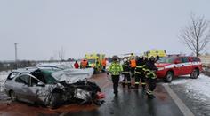 Auto dostalo smyk, v zatáčce se srazilo s jiným! Dítě museli oživit