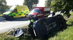 U Litomyšle skončilo auto v příkopě. Při nehodě se zranil i kojenec
