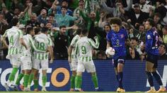 Atlético nevyužilo šanci, na půdě Betisu rozhodl vlastní gól