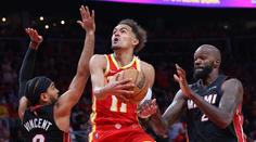 Young rozhodl o výhře Atlanty v úplném závěru, uspěl také Phoenix