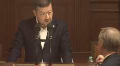 Poslanci se hodiny přeli kvůli podílu v záložně. Program nakonec neschválili