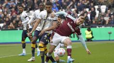 West Ham se proti Evertonu nadřel, pak oslavil výhru. Coufal už byl na lavičce