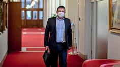 Bývalí ministři dostanou tučné odstupné. Hamáček si přijde na více než 800 tisíc