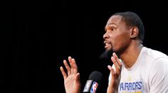 Martin Kasparides: Kevin Durant - meteorolog, co nosí v batohu bibli