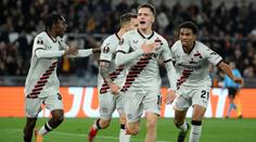 Kovář čistým kontem přiblížil Leverkusen finále EL. Hložek ani Schick nehráli