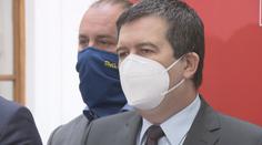 Žalobu myslí Hamáček vážně. V příštích dnech čeká novináře trestní oznámení