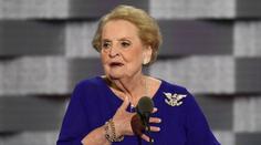 Svět se rozloučil s Madeleine Albrightovou. "Svoboda neměla většího zastánce," řekl na obřadu Biden