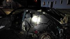 Srážku aut nepřežil 17letý mladík, další čtyři lidé jsou zranění