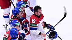 Hokejisté vypnuli sociální sítě: Kritiku nečtou, Bouzková fandí soupeři