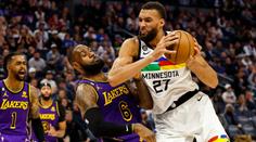 Gobert dal pěstí svému spoluhráči. Další hráč Minnesoty si zlomil ruku