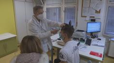 Nemocnice musí zavírat dětská oddělení. Zdravotníci jsou nemocní