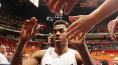 Bastketbalisty Miami táhl Whiteside, ukončili sérii porážek