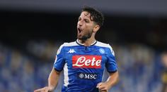 První gól po návratu italského fotbalu padl přímo z rohu, postoupila Neapol