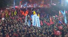 Masivní protesty hýbají centrem Istanbulu. Lidé bojují proti zatčení starosty