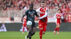 Bayern v lize opět ztratil. Potopila ho velká chyba brankáře