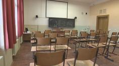 Významná změna ve školách: Na všech dívčích toaletách budou menstruační vložky