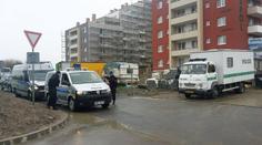 Zátah cizinecké policie v Praze: Ze stavby odvezla dělníky