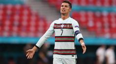 Kdo jste? CR7 opět budí pozornost, málem se nedostala na stadion