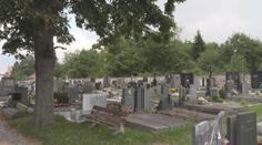 Žďár nad Sázavou zakázal používat tamní hřbitov. Lidé hroby přesouvají