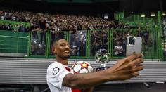 Střelec Ajaxu se zapsal do historie Ligy mistrů. Čím vyrovnal van Bastena?