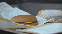 Za burgery si připlatíme. Fast foody kvůli cenám potravin zdražují