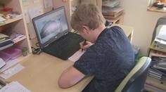 Distanční výuka dala zabrat rodičům i dětem. Uvažuje se o jejím návratu