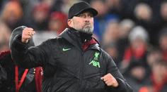 Klopp ztratil při oslavách snubní prsten. Zachránit ho musel kameraman