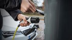 Elektromobily v Česku. Letošní růst odpovídá EU, podíl je ale třikrát nižší
