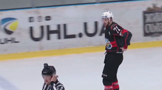 VIDEO: Radši si dej banán! Hokejista rasistickým gestem šokoval Ukrajinu