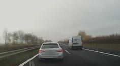 Německý řidič vybržďoval a způsobil nehodu! Dostal směšnou pokutu