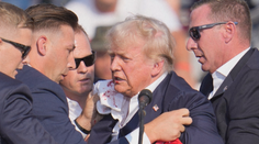 Američané nemohou atentátu na Trumpa uvěřit. Co se děje? ptá se svědek