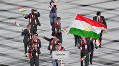 Nebezpečný trapas na ceremoniálu: Tři výpravy chodily bez roušek
