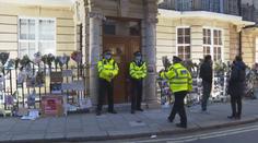 Barmského velvyslance v Británii vyhodili z ambasády, byl proti puči