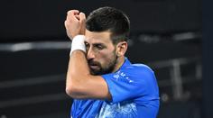 Djokovič stý titul v Brisbane nezíská. Nečekaně ho zastavil outsider