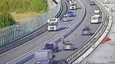 Motorkář předvedl sebevražednou misi. Na Olomouc si to šinul v protisměru, k nehodě chyběl milimetr