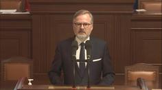 Sněmovna schválila návrh rozpočtu na příští rok. Je válečný, řekl Fiala