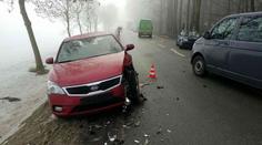 U Žamberka se srazilo 6 aut! Mlha a náledí komplikují dopravu