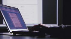 Tajné služby varují před softwarem české firmy. Slabiny využívají ruští hackeři, tvrdí