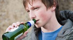Obchodníci stále prodávají alkohol dětem. Inspekce rozdala pokuty