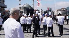 Turecko zasáhlo silné zemětřesení. Istanbul je ve stavu nejvyšší pohotovosti
