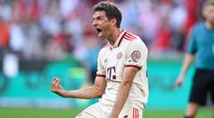 Legenda Bayernu oslavila rekord gólem, Bundesliga má překvapivého lídra