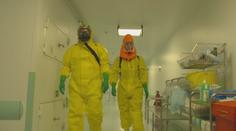 Expert řekl, proč muž s možnou nákazou eboly míří do Čech. Existují dva důvody