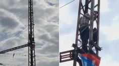 Senior na ústeckém nádraží vyšplhal na stožár, vlaky měly zpoždění