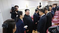 Kim má po zmizení sestry další problém. Vojáci se mu hroutí a utíkají