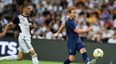 Famózní Kane! Ronalda zastínil gólem z půlky v nastavení