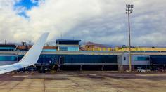 Rodina se vracela z Tenerife domů. Otec na letišti zemřel