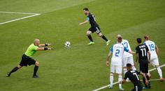 Záhada Messiho penalty: Vyrušil hvězdu sudí? Měla se opakovat?
