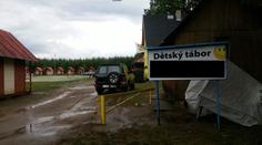 Policie zasahovala na dětském táboře: Někdo tam osahával děti