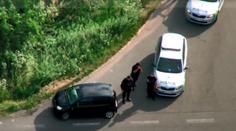 Pacient na útěku unesl auto i s řidičkou. Ujížděl podle předpisů